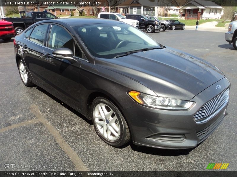 Magnetic Metallic / Charcoal Black 2015 Ford Fusion SE