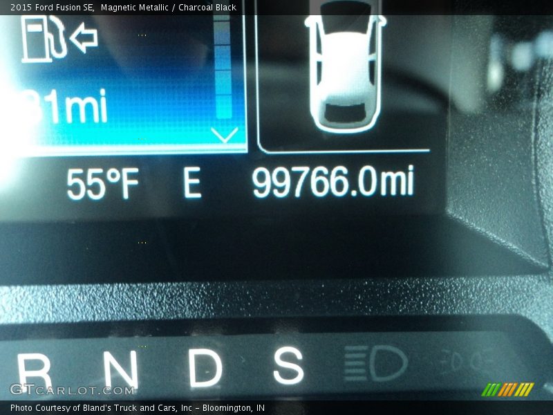 Magnetic Metallic / Charcoal Black 2015 Ford Fusion SE