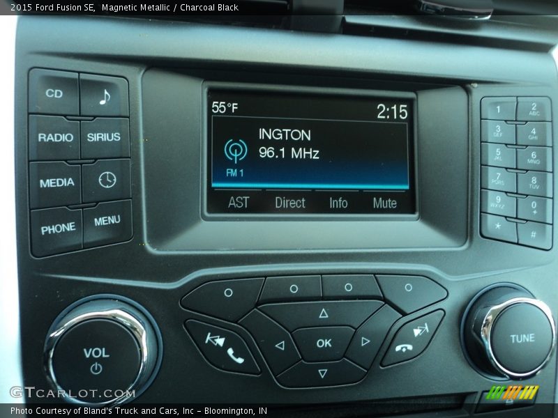 Magnetic Metallic / Charcoal Black 2015 Ford Fusion SE