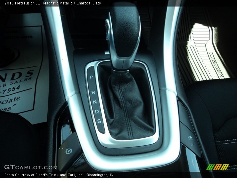 Magnetic Metallic / Charcoal Black 2015 Ford Fusion SE