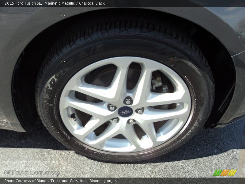 Magnetic Metallic / Charcoal Black 2015 Ford Fusion SE