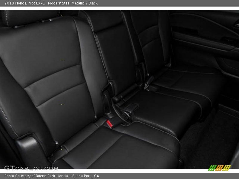 Modern Steel Metallic / Black 2018 Honda Pilot EX-L