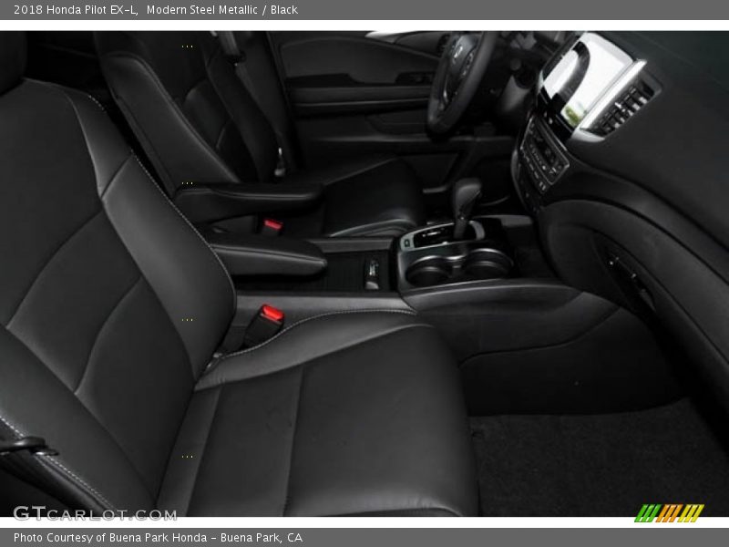 Modern Steel Metallic / Black 2018 Honda Pilot EX-L
