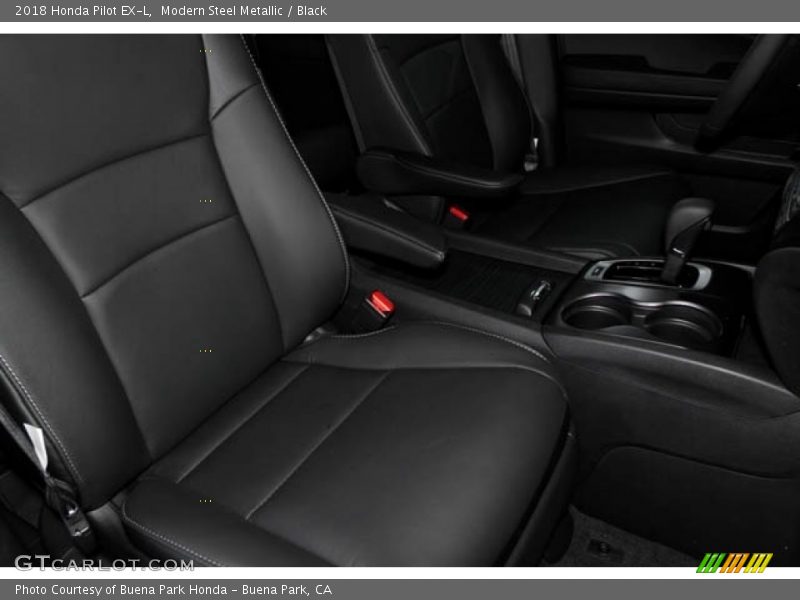 Modern Steel Metallic / Black 2018 Honda Pilot EX-L