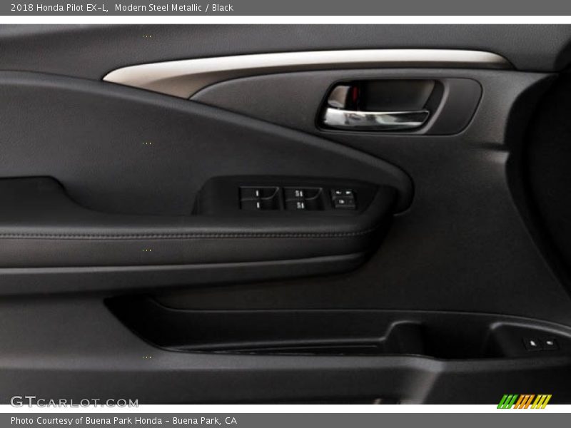 Modern Steel Metallic / Black 2018 Honda Pilot EX-L