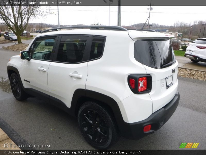 Alpine White / Black 2017 Jeep Renegade Latitude
