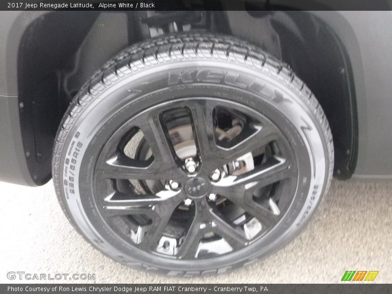 Alpine White / Black 2017 Jeep Renegade Latitude