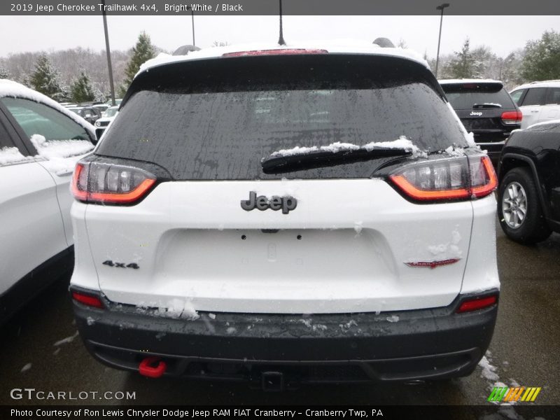 Bright White / Black 2019 Jeep Cherokee Trailhawk 4x4