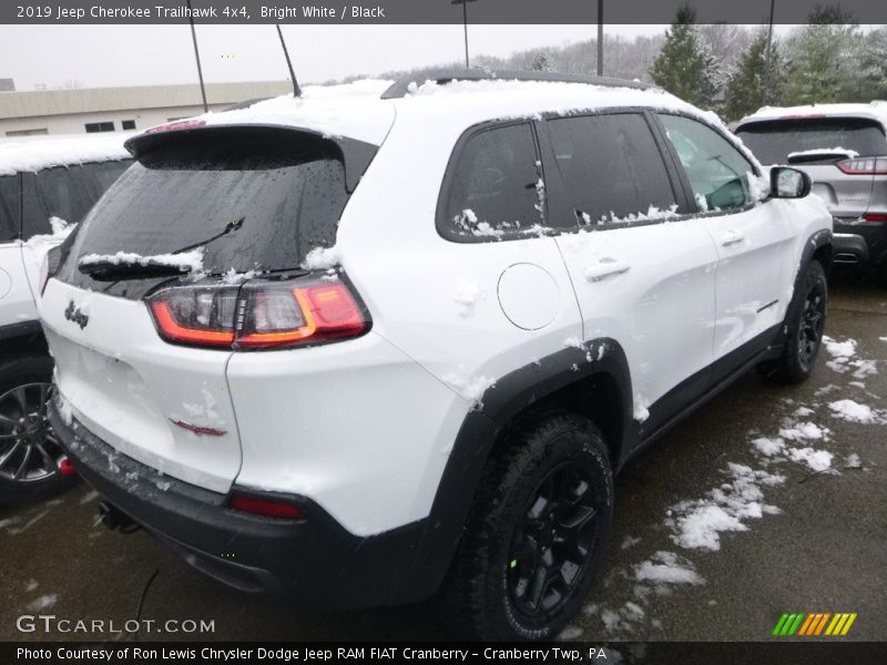 Bright White / Black 2019 Jeep Cherokee Trailhawk 4x4