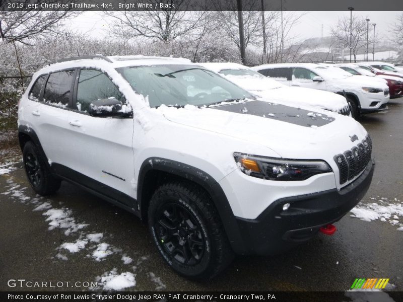 Bright White / Black 2019 Jeep Cherokee Trailhawk 4x4