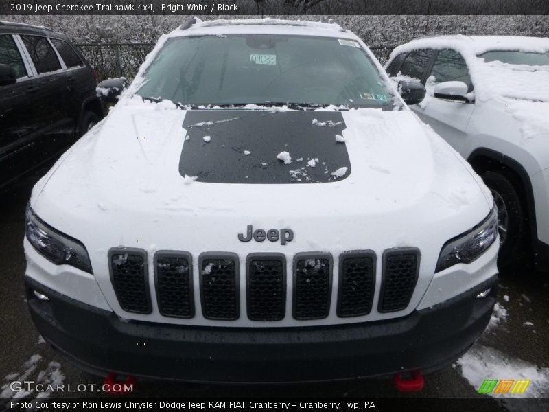 Bright White / Black 2019 Jeep Cherokee Trailhawk 4x4