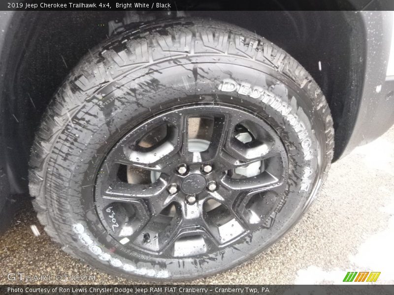 Bright White / Black 2019 Jeep Cherokee Trailhawk 4x4