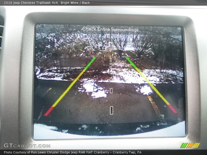 Bright White / Black 2019 Jeep Cherokee Trailhawk 4x4