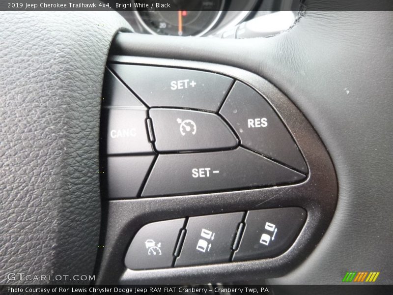 Bright White / Black 2019 Jeep Cherokee Trailhawk 4x4