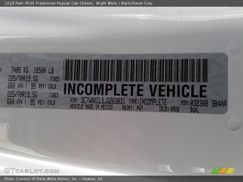 Bright White / Black/Diesel Gray 2018 Ram 4500 Tradesman Regular Cab Chassis
