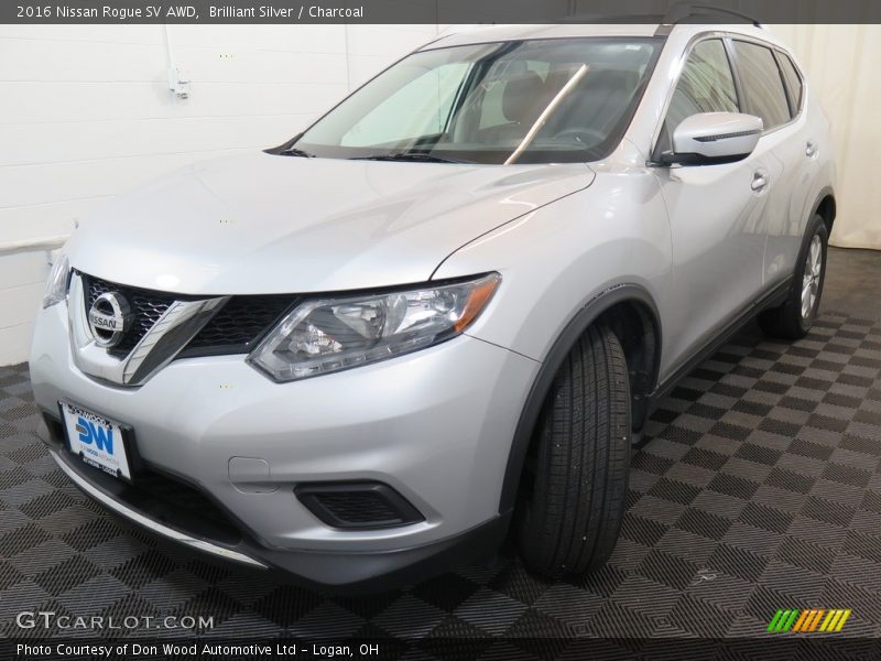 Brilliant Silver / Charcoal 2016 Nissan Rogue SV AWD