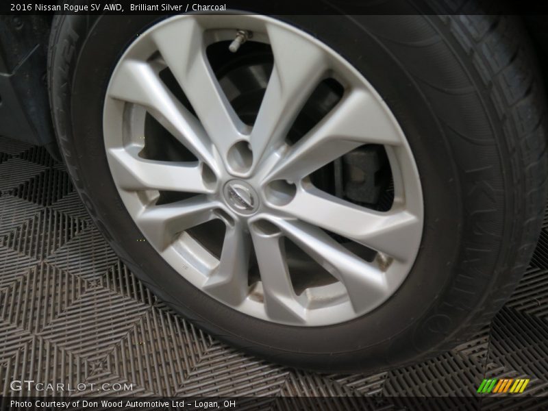 Brilliant Silver / Charcoal 2016 Nissan Rogue SV AWD