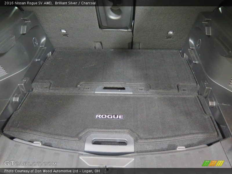 Brilliant Silver / Charcoal 2016 Nissan Rogue SV AWD