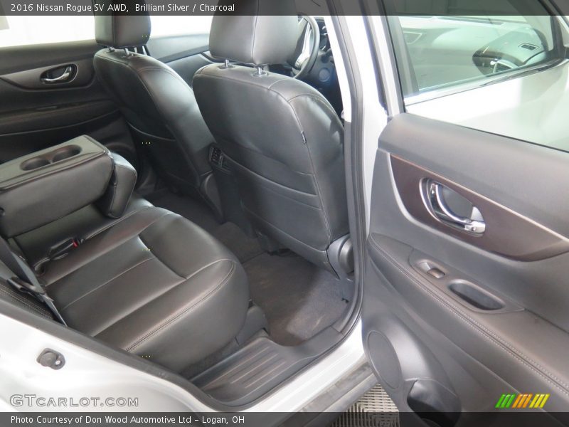 Brilliant Silver / Charcoal 2016 Nissan Rogue SV AWD