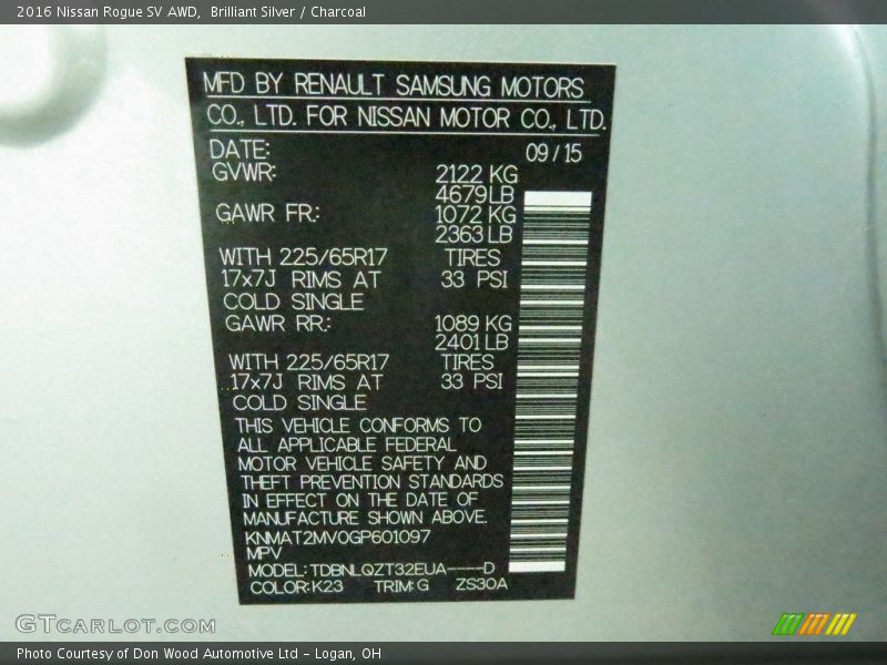 Brilliant Silver / Charcoal 2016 Nissan Rogue SV AWD