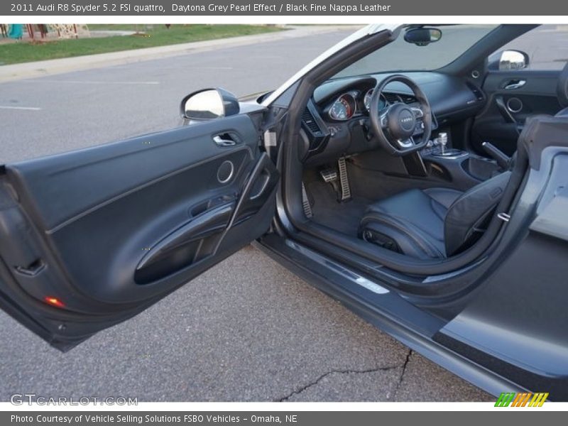 Daytona Grey Pearl Effect / Black Fine Nappa Leather 2011 Audi R8 Spyder 5.2 FSI quattro