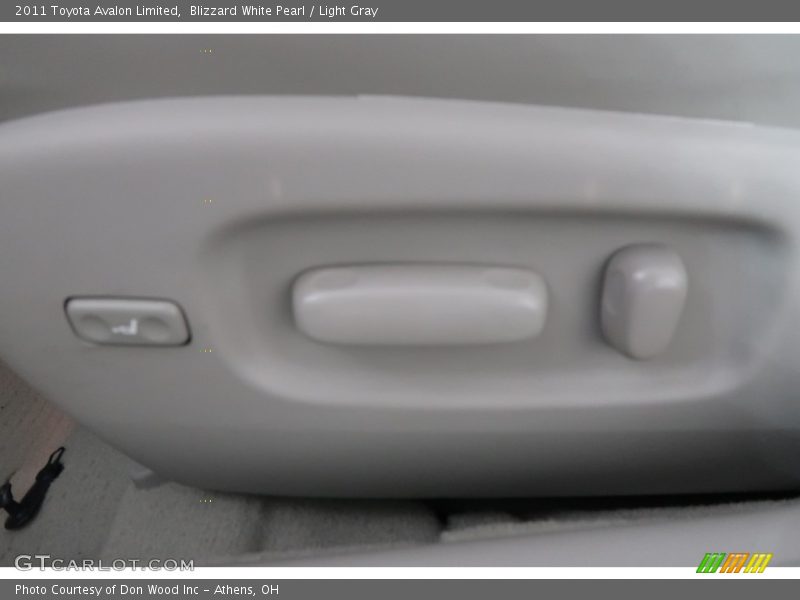 Blizzard White Pearl / Light Gray 2011 Toyota Avalon Limited