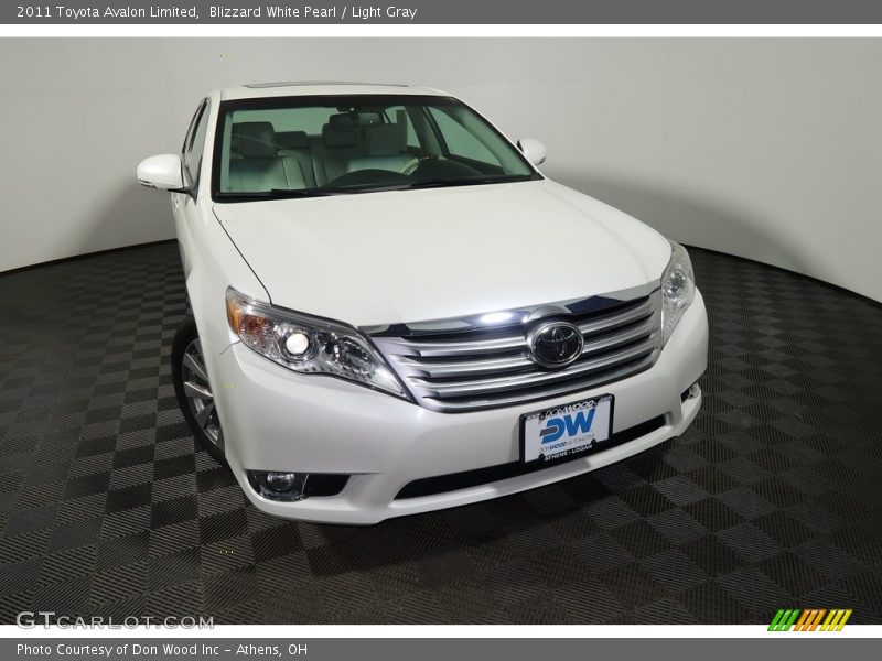 Blizzard White Pearl / Light Gray 2011 Toyota Avalon Limited