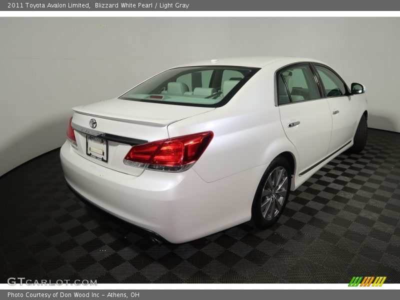 Blizzard White Pearl / Light Gray 2011 Toyota Avalon Limited