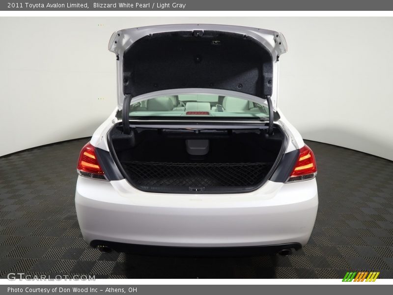 Blizzard White Pearl / Light Gray 2011 Toyota Avalon Limited
