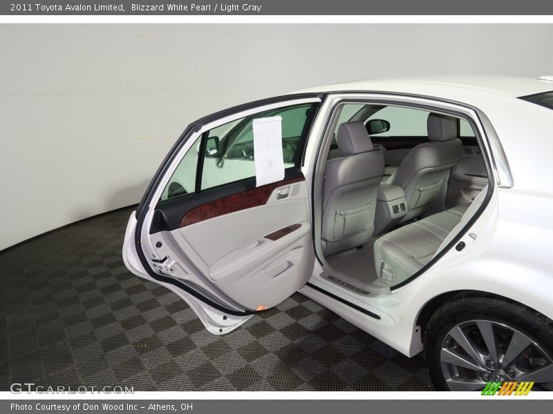 Blizzard White Pearl / Light Gray 2011 Toyota Avalon Limited