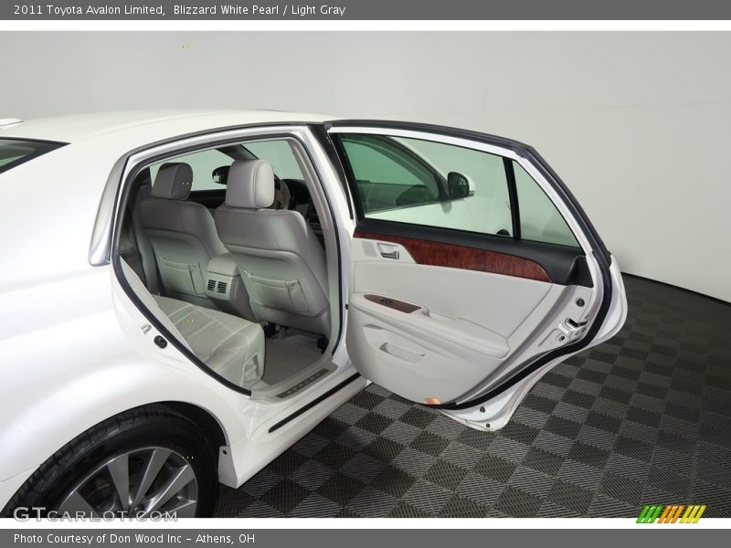 Blizzard White Pearl / Light Gray 2011 Toyota Avalon Limited
