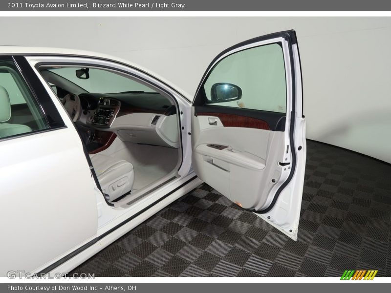 Blizzard White Pearl / Light Gray 2011 Toyota Avalon Limited