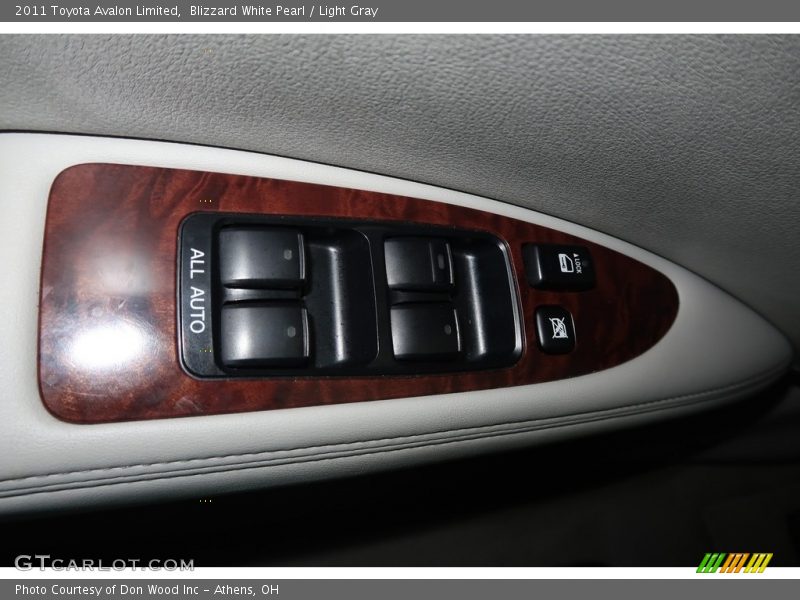 Blizzard White Pearl / Light Gray 2011 Toyota Avalon Limited