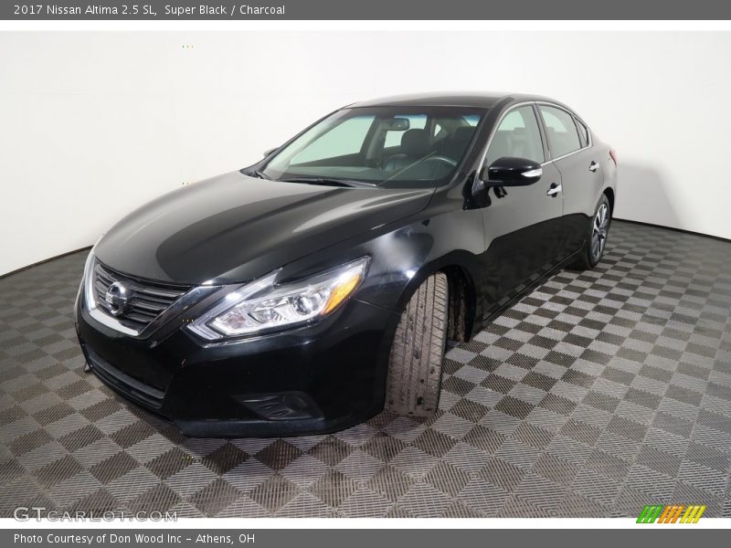 Super Black / Charcoal 2017 Nissan Altima 2.5 SL
