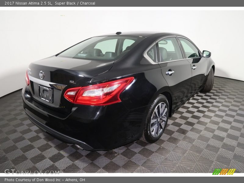 Super Black / Charcoal 2017 Nissan Altima 2.5 SL