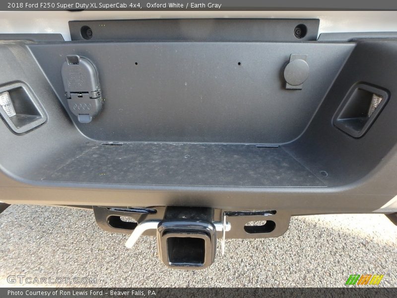 Oxford White / Earth Gray 2018 Ford F250 Super Duty XL SuperCab 4x4