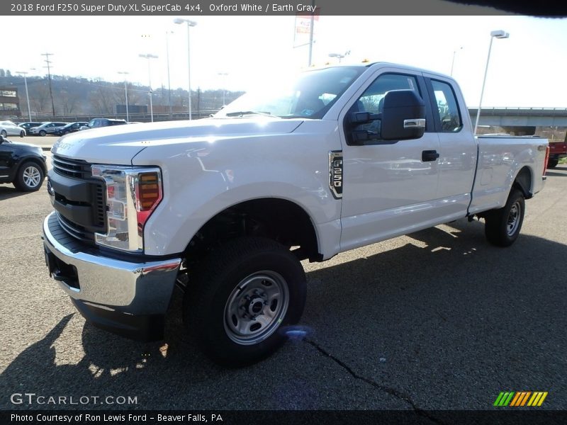 Oxford White / Earth Gray 2018 Ford F250 Super Duty XL SuperCab 4x4