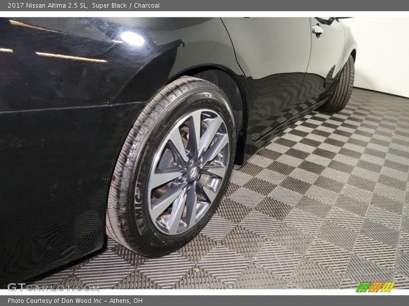 Super Black / Charcoal 2017 Nissan Altima 2.5 SL