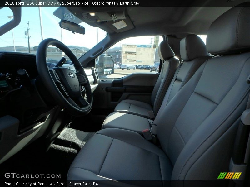 Oxford White / Earth Gray 2018 Ford F250 Super Duty XL SuperCab 4x4