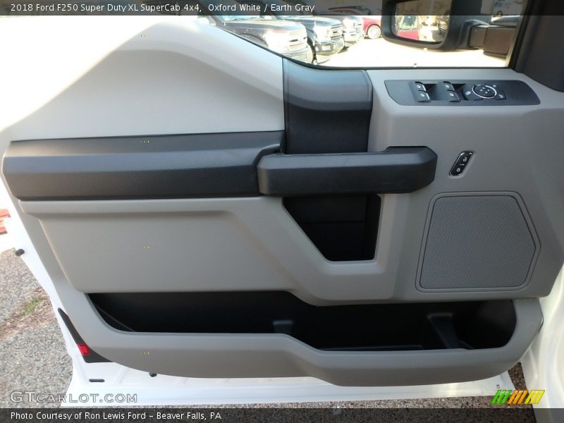 Oxford White / Earth Gray 2018 Ford F250 Super Duty XL SuperCab 4x4