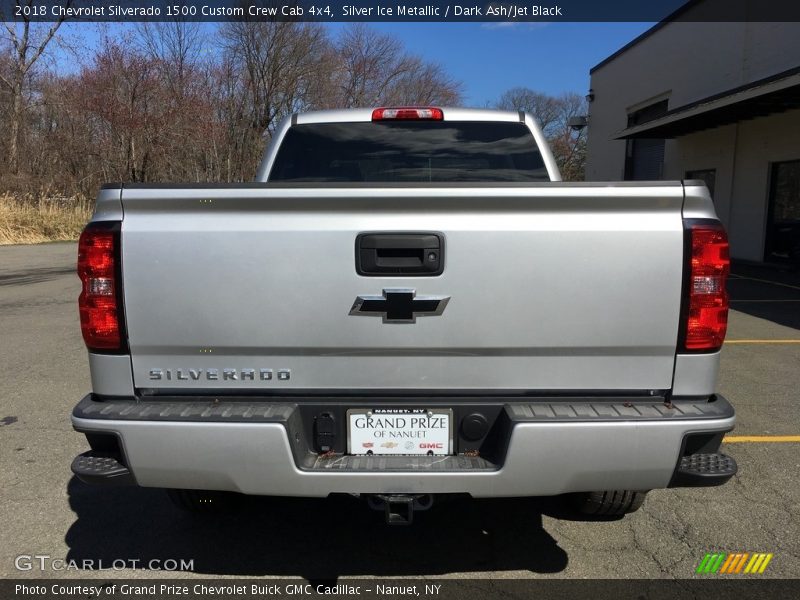 Silver Ice Metallic / Dark Ash/Jet Black 2018 Chevrolet Silverado 1500 Custom Crew Cab 4x4