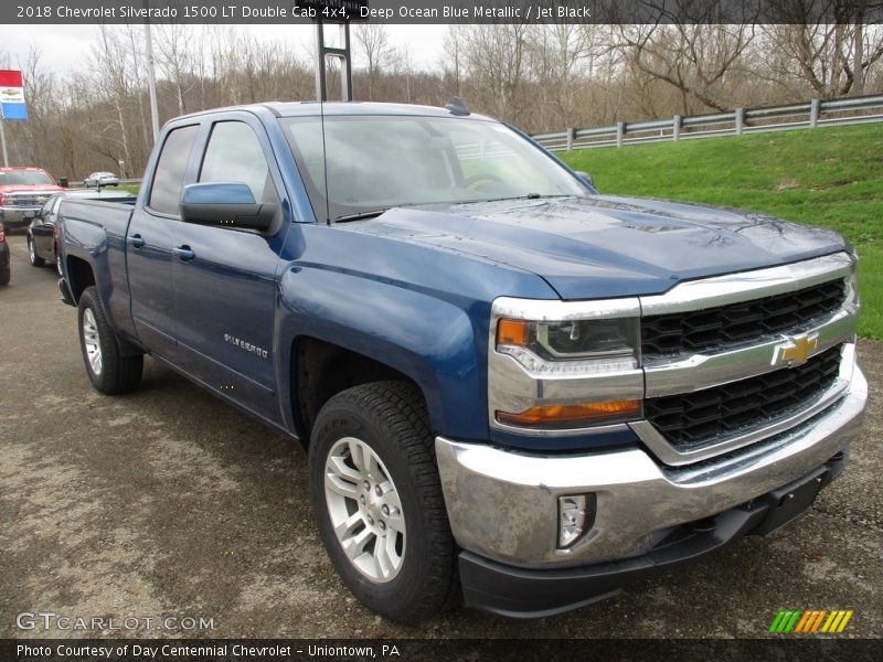 Front 3/4 View of 2018 Silverado 1500 LT Double Cab 4x4