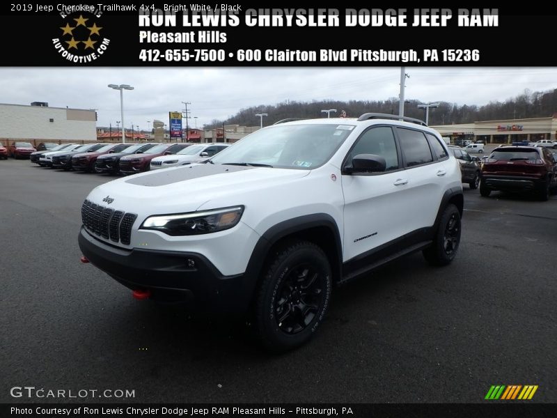 Bright White / Black 2019 Jeep Cherokee Trailhawk 4x4