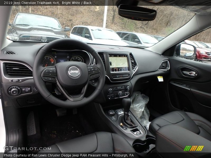 Bright White / Black 2019 Jeep Cherokee Trailhawk 4x4