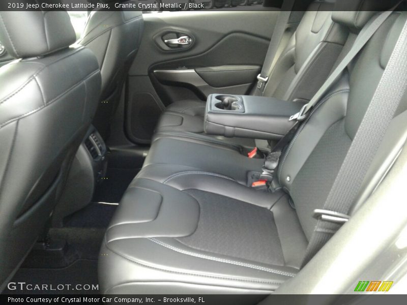 Granite Crystal Metallic / Black 2019 Jeep Cherokee Latitude Plus