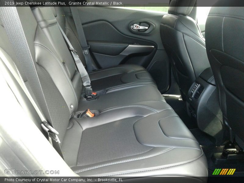Granite Crystal Metallic / Black 2019 Jeep Cherokee Latitude Plus