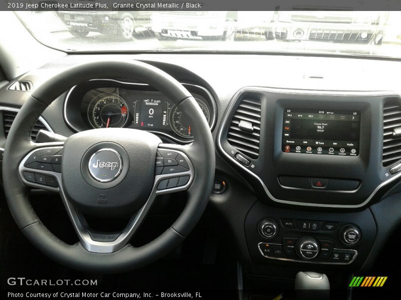 Granite Crystal Metallic / Black 2019 Jeep Cherokee Latitude Plus