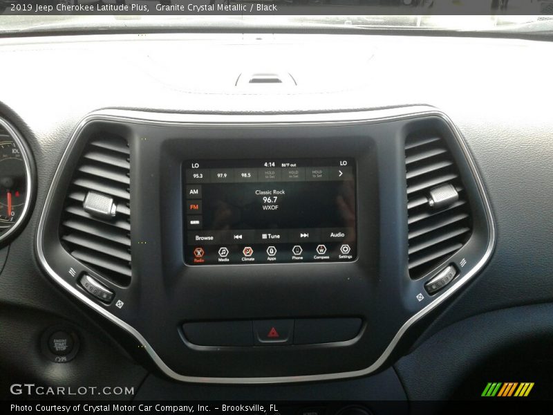 Granite Crystal Metallic / Black 2019 Jeep Cherokee Latitude Plus
