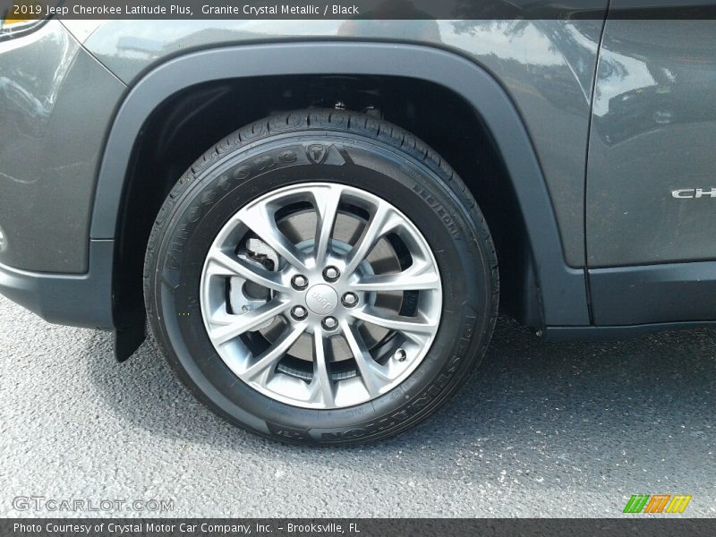 Granite Crystal Metallic / Black 2019 Jeep Cherokee Latitude Plus