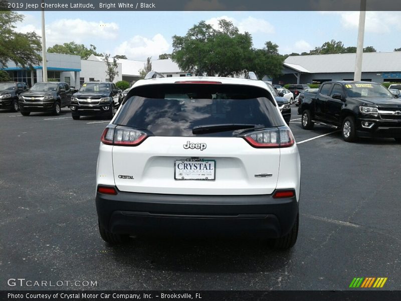 Bright White / Black 2019 Jeep Cherokee Latitude